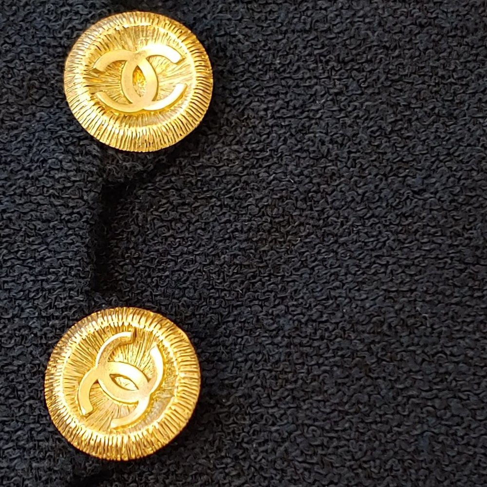 Vintage 1994 Chanel Navy Blue Boucle Jacket - Picture 14 of 14